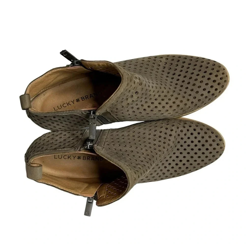 Lucky Brand Basel3 Ankle Boots Size 8 Nubuck Suede Perforated Gray Side Zips - Picture 7 of 10